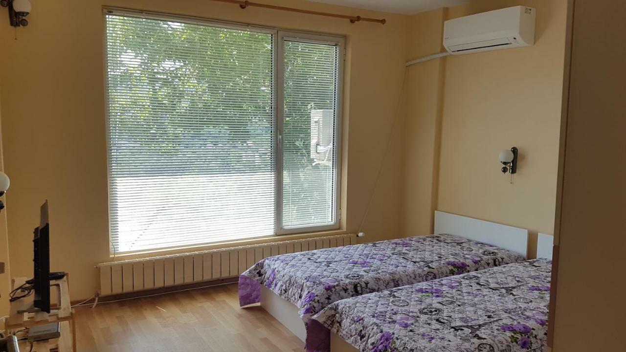 Rosarium Residence Guest House Drjanovo Esterno foto