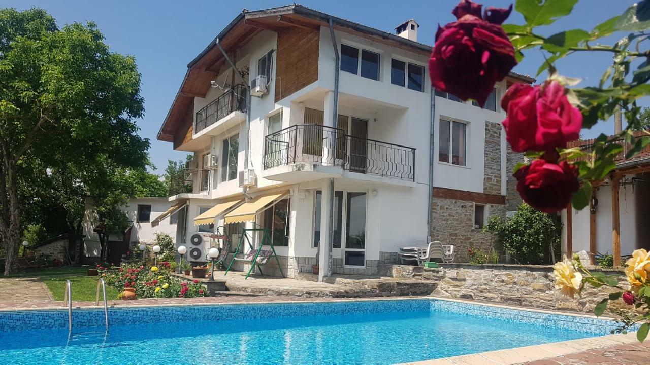 Rosarium Residence Guest House Drjanovo Esterno foto
